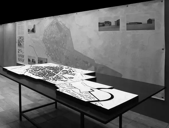 Ausstellung 2013 / Leinwand und Modell / ©patricegruner