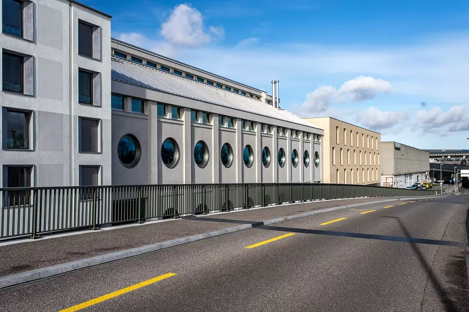 Strassenfassade