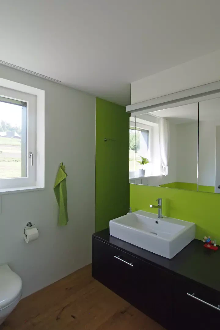 Badezimmer mit Duschennische