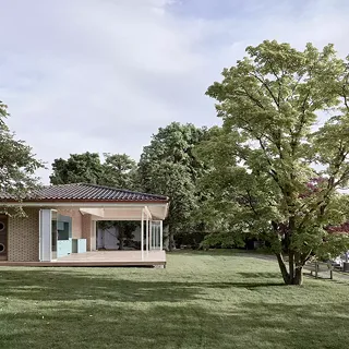 Pavillon au bord du lac