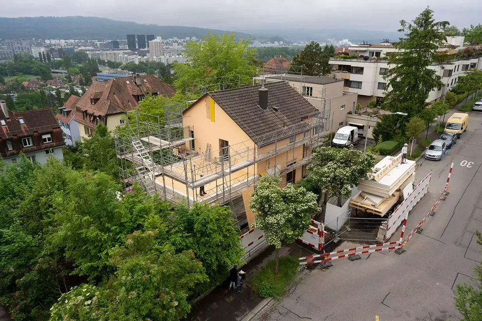 Aussenansicht während Bauprozess