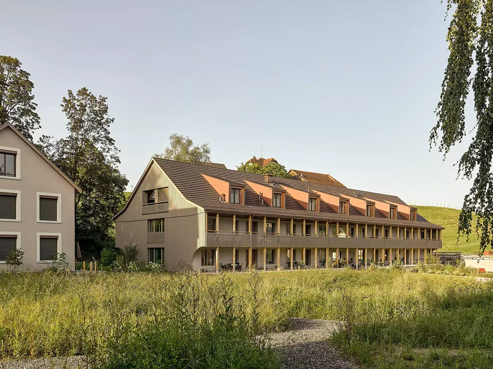 Nordfassade mit Park