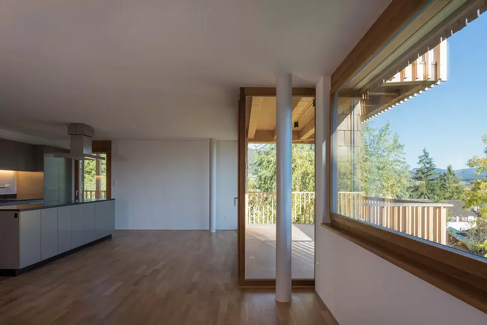 Esszimmer mit Balkon