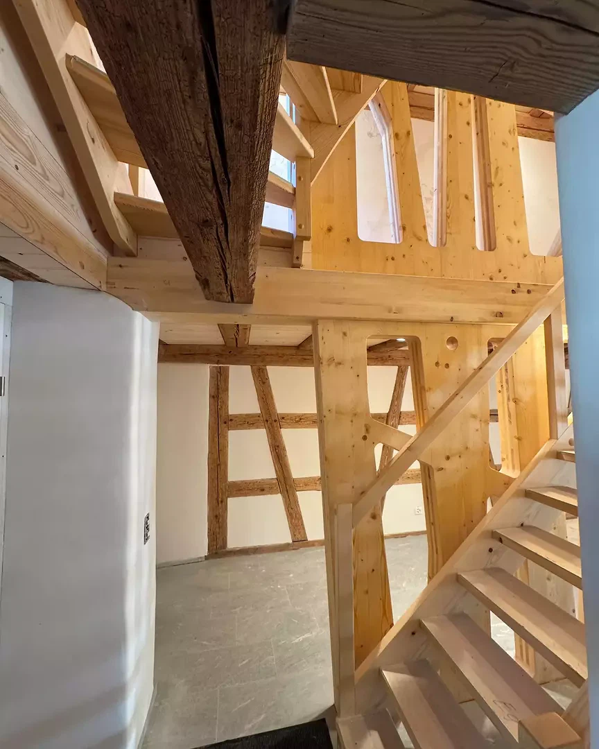 Tragwand, Treppe, Riegel EG