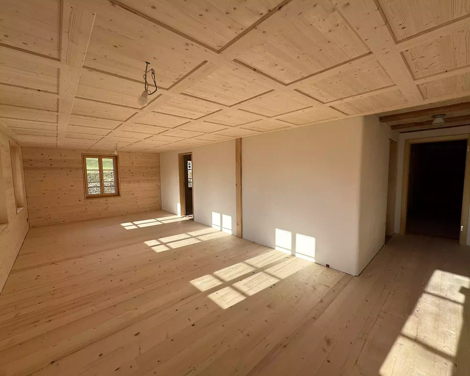 Westlicher Bereich im Obergeschoss mit Kassettendecke