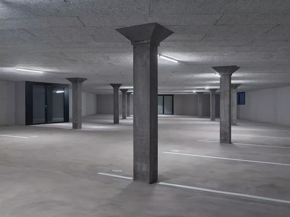 Tiefgarage mit Pilzstützen