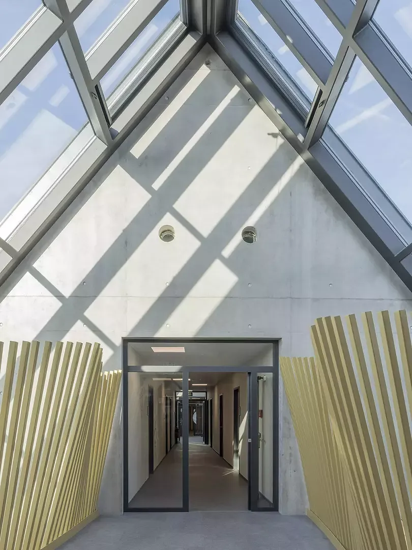 PASSERELLE SUR ESPACE CENTRAL