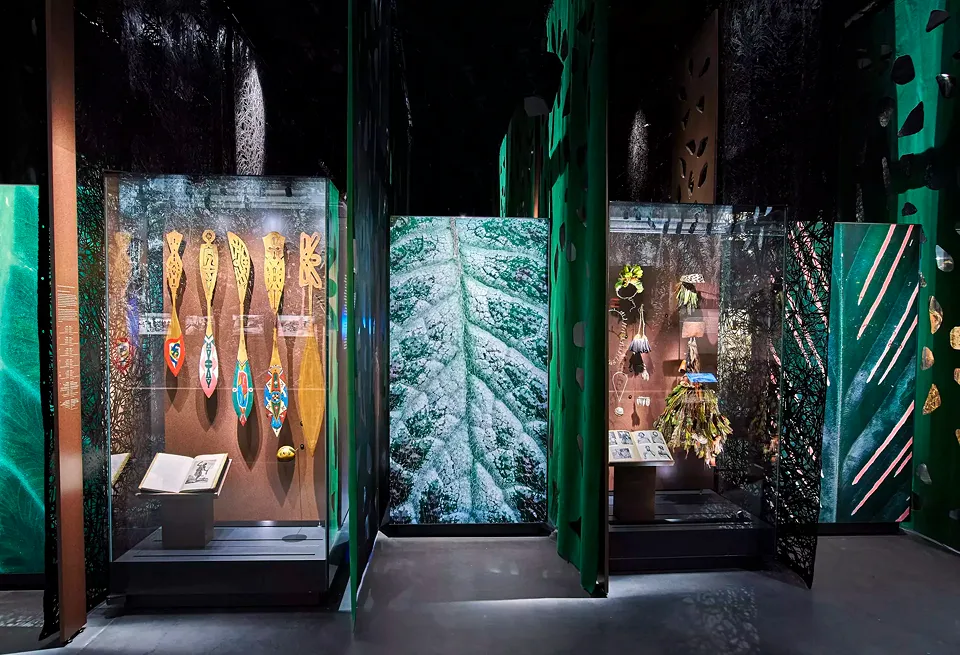 image 1 vitrine