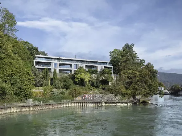 Incorporé dans la rive du Aar à Olten