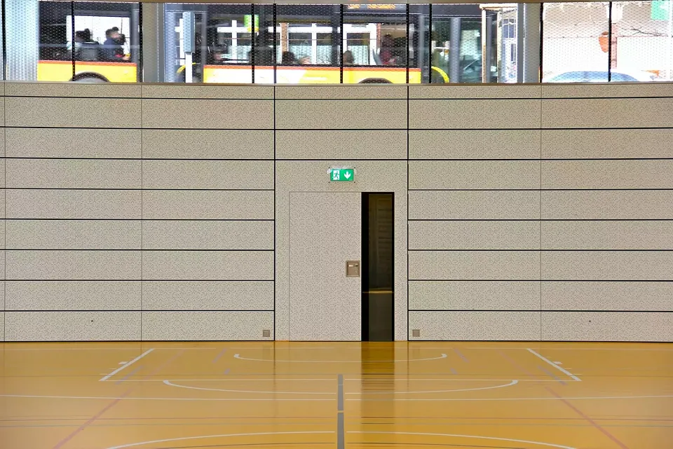 Hallenwand Nord
