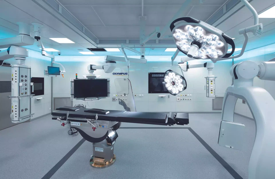 Operationssaal mit modernster Ausstattung
