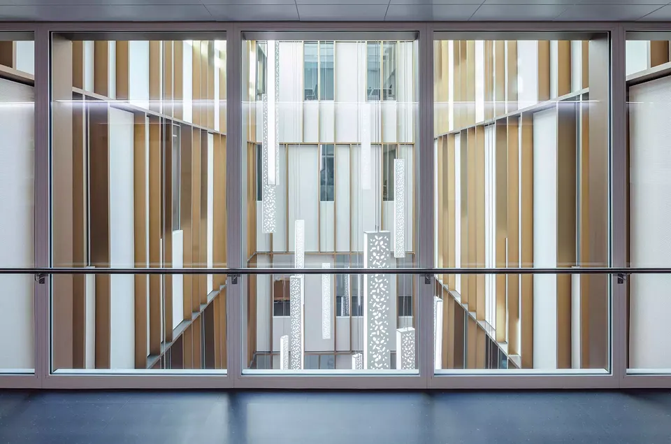 Blick ins Atrium des Anna-Seiler-Hauses