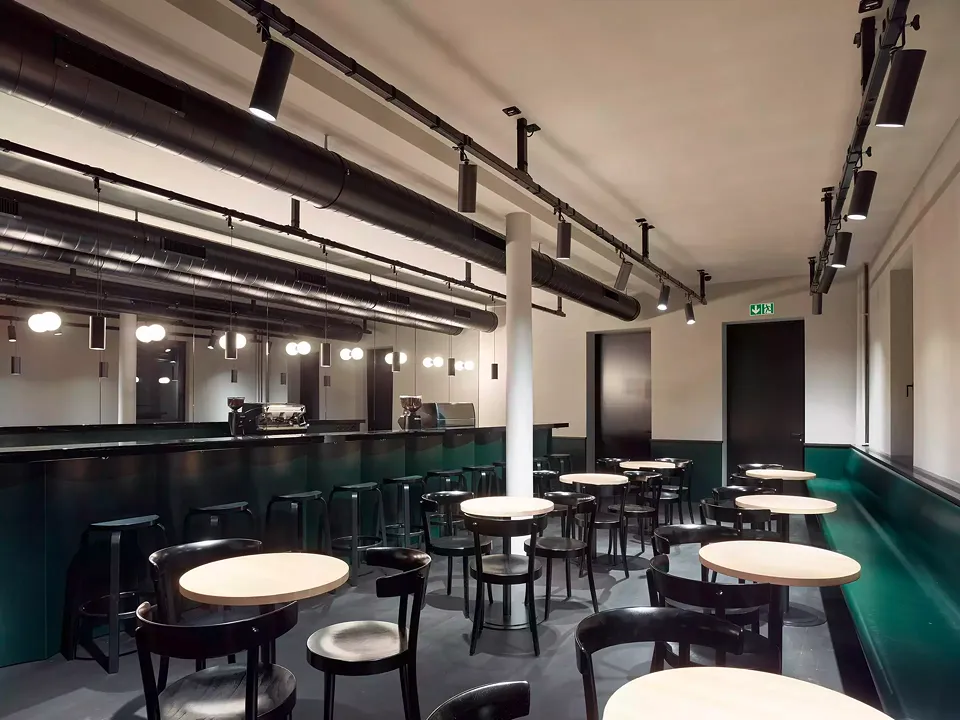 Foyer mit Theatercafé