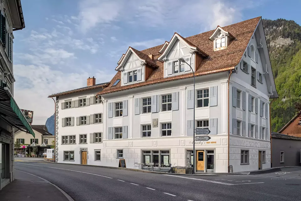 Façade est