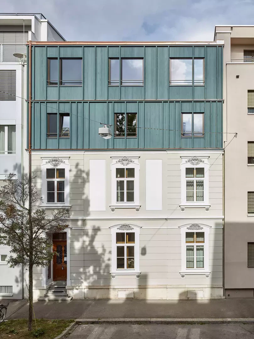 Strassenfassade