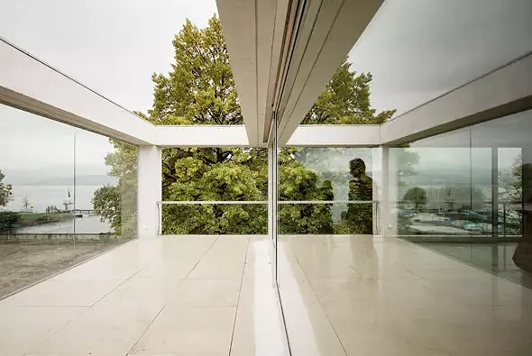 Terrasse 2. OG mit Blick auf den See