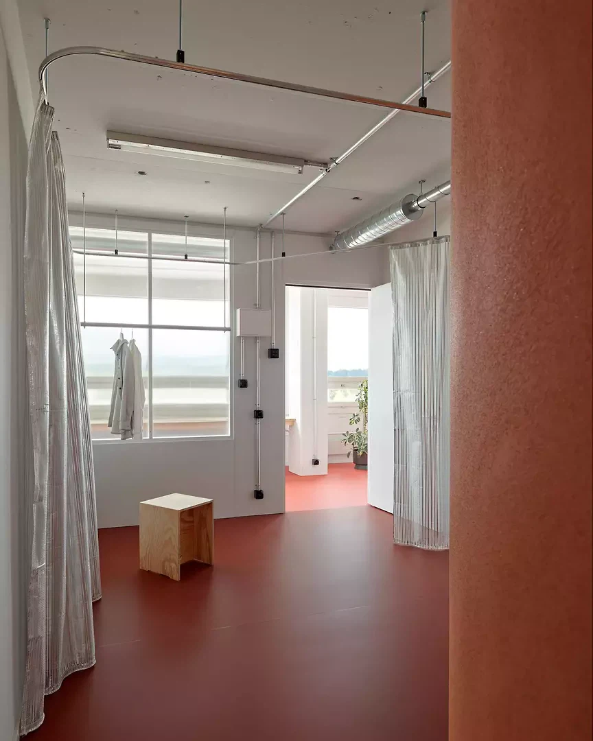 Ein schmuckloser Gewerbebau aus den 80er-Jahren wird in attraktiven und bezahlbaren Wohnraum verwandelt