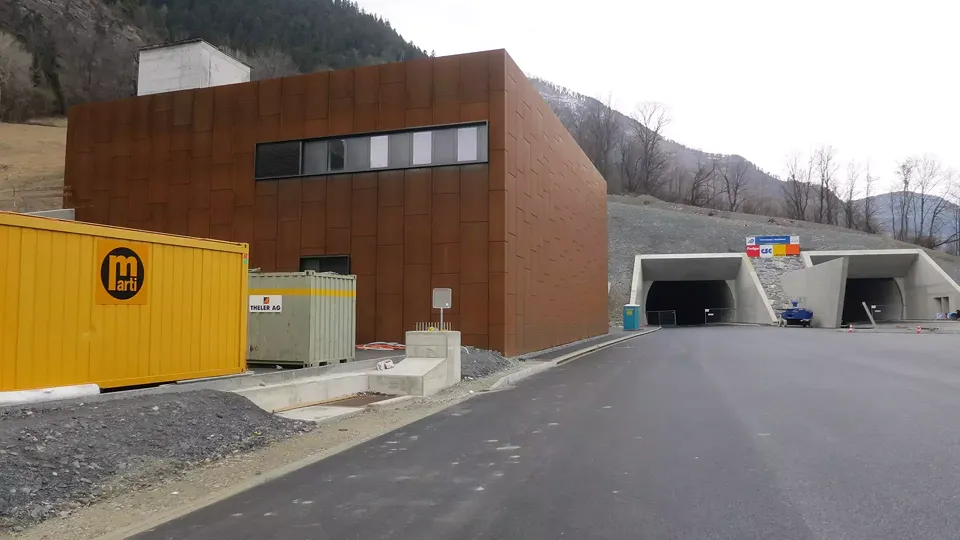 Technisches Lokal und Einfahrt Tunnel