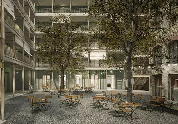 Bild des Innenhofs mit Aussenbestuhlung vom Café