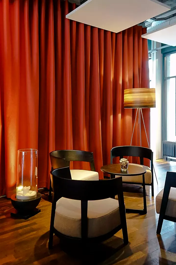 La Poste Lounge