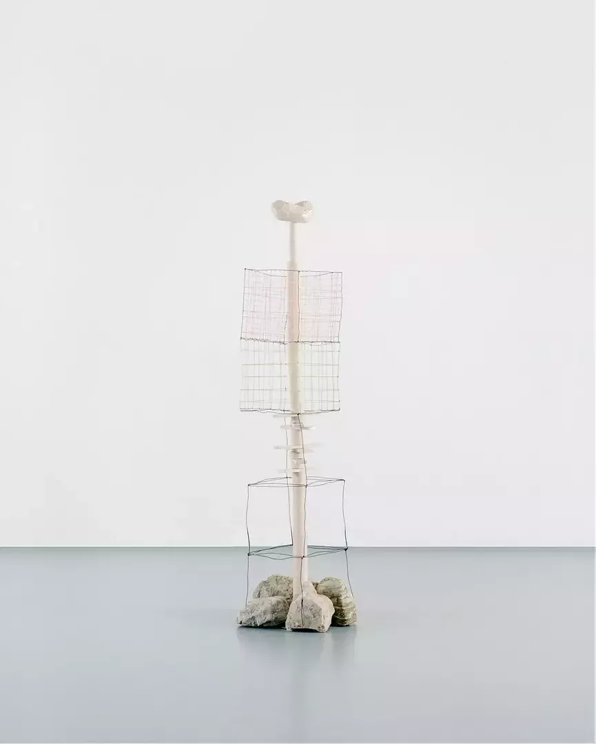 Baylon 2, Totem-Modell von Stéphanie Hemidi, Luna Clertan, Norah Pittet