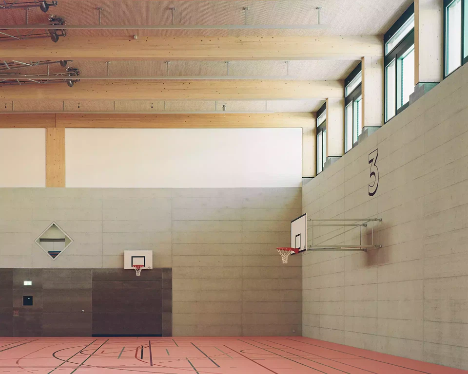 Erdberührte Bauteile in Recyclingbeton, oberirdisch reiner Holzbau