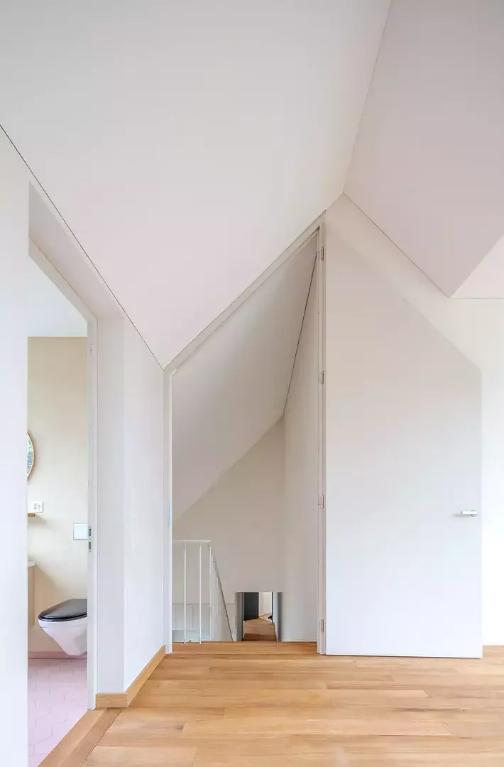 Dachgeschoss, Haus R