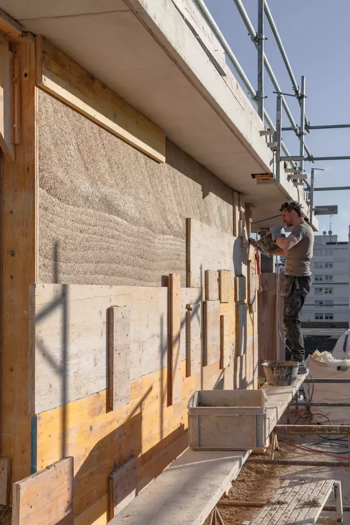 Mise en oeuvre du chaux-chanvre banché