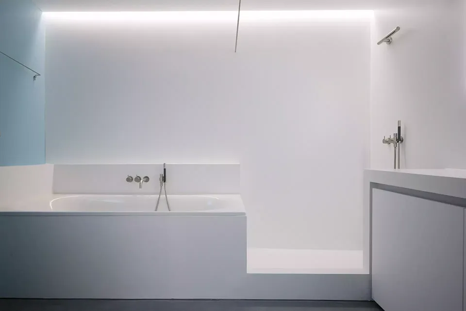 Badezimmer, Badewanne und Dusche