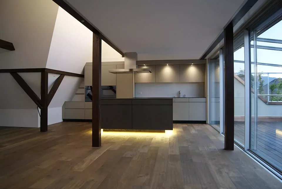 Etage mansardé vue vers la cuisine