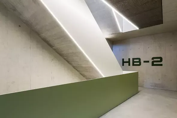 CagIn der rythmisierten «rue intérieur» ist die Gebäudelänge noch immer wahrneIn der rythmisierten «rue intérieur» ist die Gebäudelänge noch immer wahrnehmbarhmbare d'escalier de secours