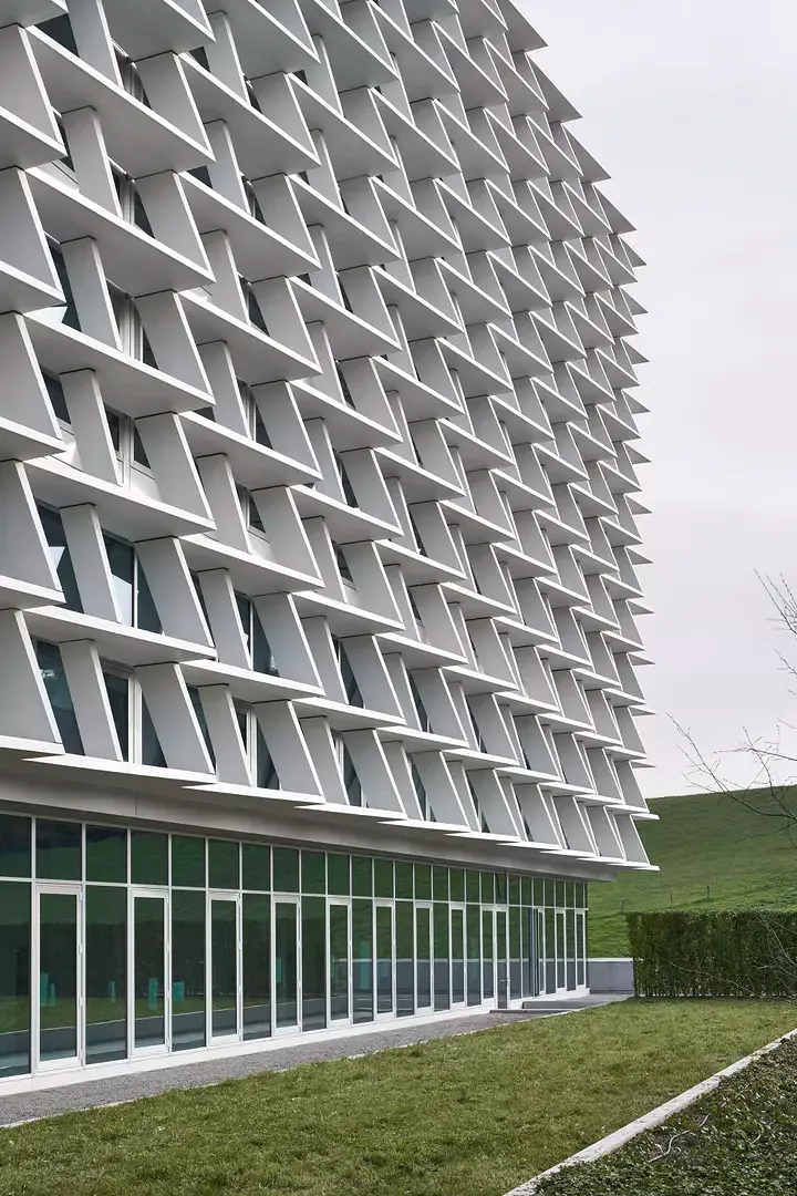 Dachgarten und Fassade West