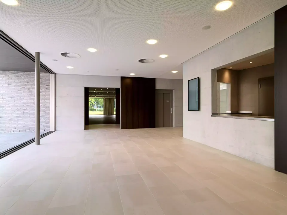 Andreas Saal - Foyer offen