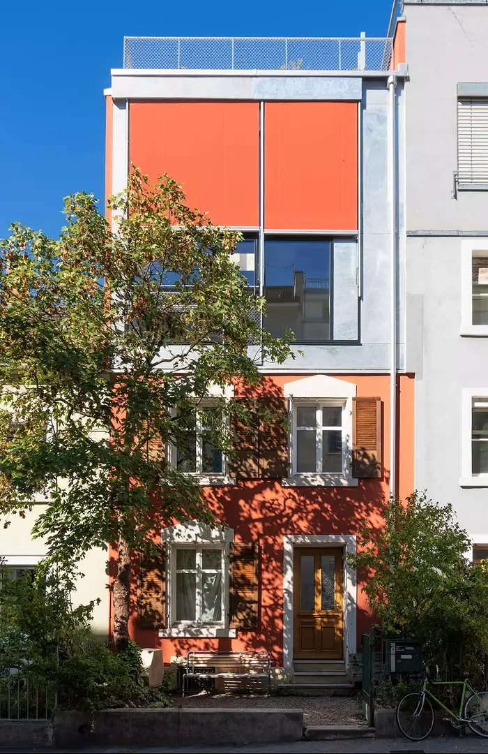 Strassenfassade