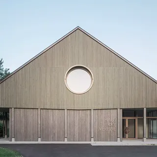 Verbindendes Gebäude