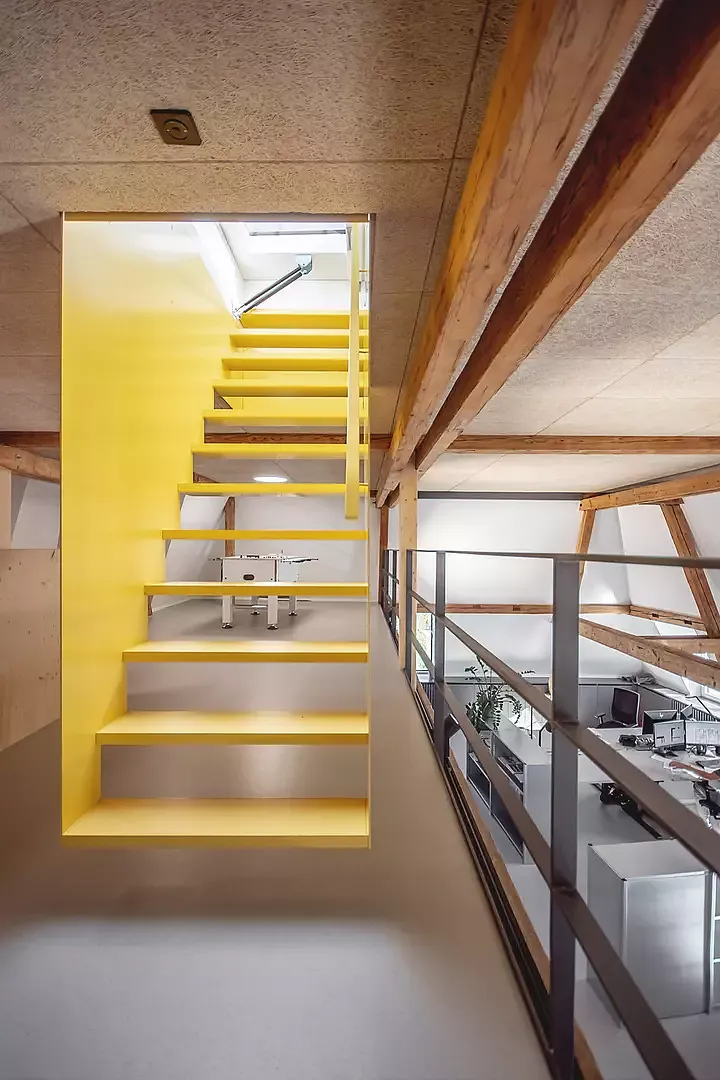 Treppe zur Dachterasse