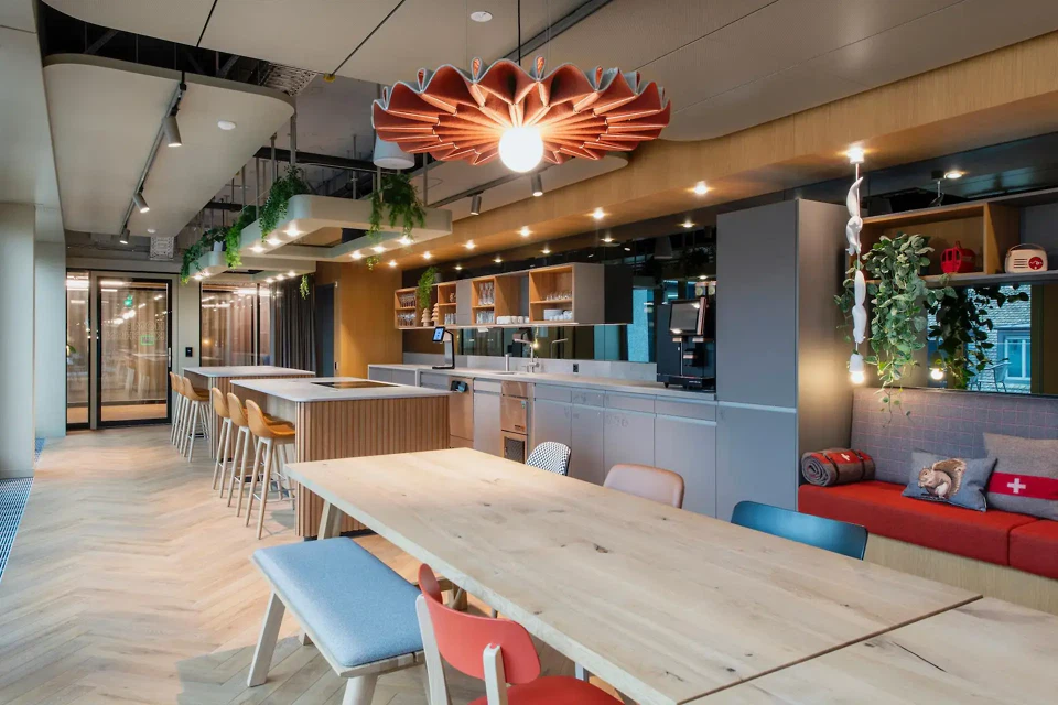 Accenture Campus Zurich, Sihlstrasse - Community Kitchen