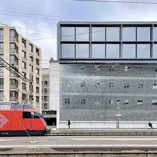 Bâtiment de bureaux «Gleisarena»