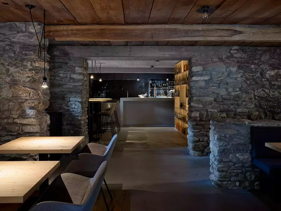 Vue du restaurant Entrée et bar