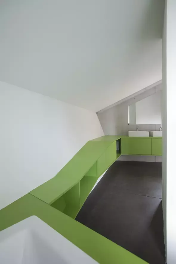Farbwurm Badmöbel