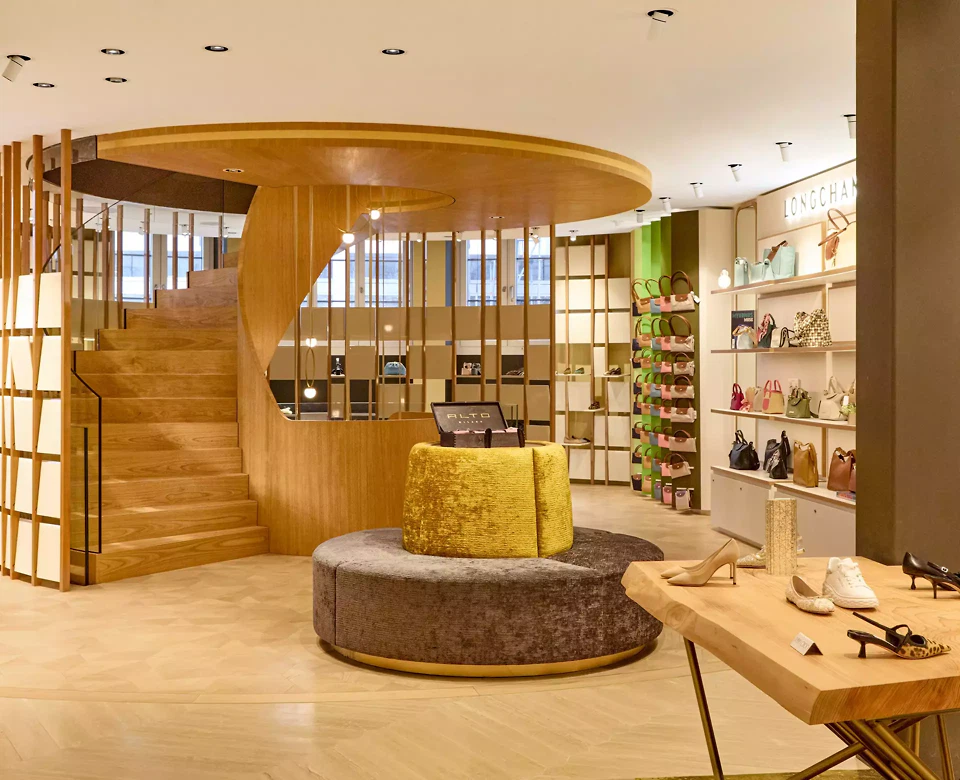 Schuhverkauf im Erdgeschoss