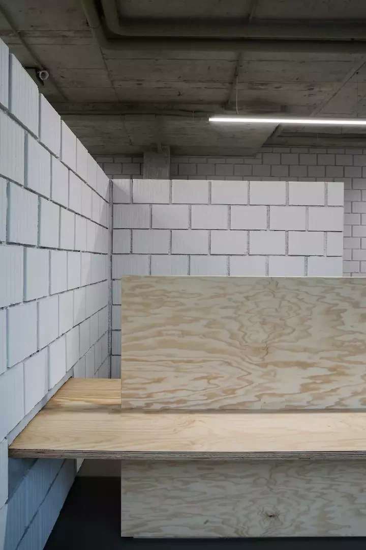 Bestand und Neubau – Stein