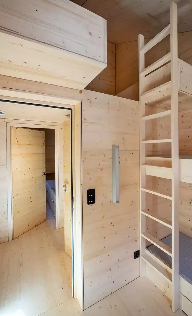 Binntal Hüttenwartszimmer