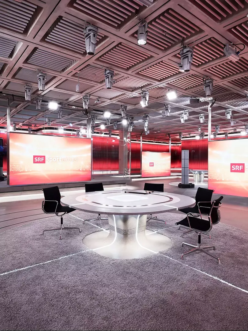Moderationstisch im Hauptstudio