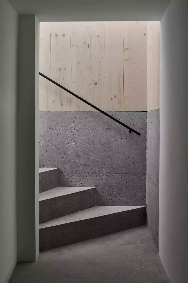 Escalier_Rez et niveau -01