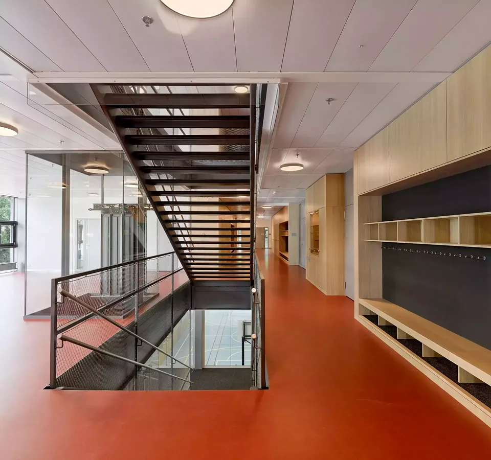 Treppe und Lift