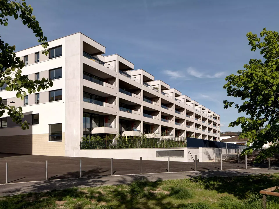 Gebäude D: Die Front zum See