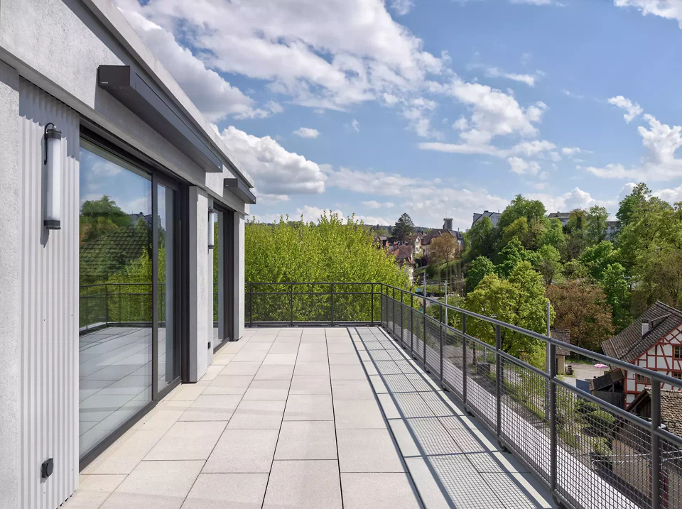 Terrasse im Attikageschoss des Gebäudes 239