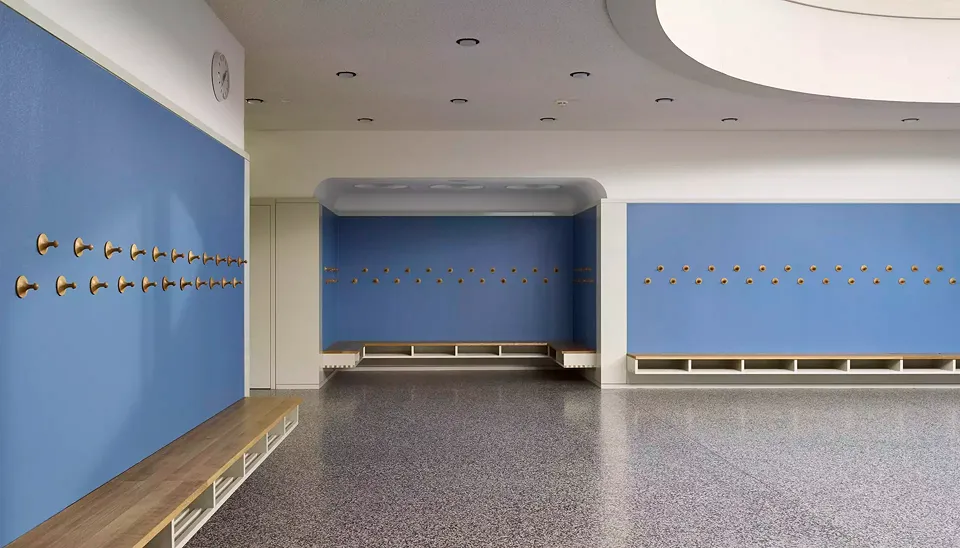 Spielhalle_Garderobe