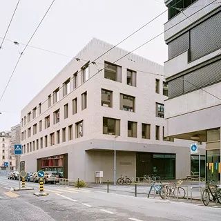 Öffentliches Gebäude im Ecoquartier Jonction